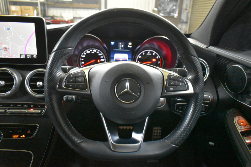 メルセデスベンツ Cクラス C200AVG AMGﾗｲﾝ ﾚｻﾞｰｴｸｽｸﾙｰｼﾌﾞ ﾚｰﾀﾞｰｾｰﾌﾃｨP 2年保証 高出力Eg ﾋｰﾀｰ黒本革  ﾃﾞｨｽﾄﾛﾆｯｸ ﾌﾞﾗｲﾝﾄﾞS ｷ-ﾚｽGo AMGｴｱﾛ18AW 電動Fﾄﾗﾝｸ ﾍｯﾄﾞUPﾃﾞｨｽﾌﾟﾚｲ 地ﾃﾞｼﾞBｶﾒ