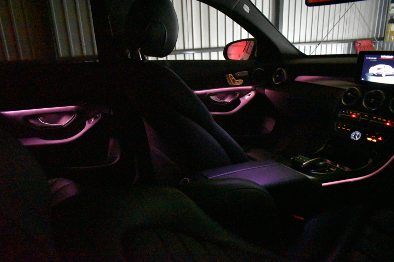 メルセデスベンツ Cクラス C200AVG AMGﾗｲﾝ ﾚｻﾞｰｴｸｽｸﾙｰｼﾌﾞ ﾚｰﾀﾞｰｾｰﾌﾃｨP 2年保証 高出力Eg ﾋｰﾀｰ黒本革  ﾃﾞｨｽﾄﾛﾆｯｸ ﾌﾞﾗｲﾝﾄﾞS ｷ-ﾚｽGo AMGｴｱﾛ18AW 電動Fﾄﾗﾝｸ ﾍｯﾄﾞUPﾃﾞｨｽﾌﾟﾚｲ 地ﾃﾞｼﾞBｶﾒ