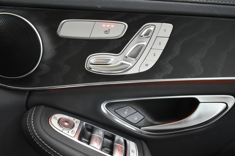 メルセデスベンツ Cクラス C200AVG AMGﾗｲﾝ ﾚｻﾞｰｴｸｽｸﾙｰｼﾌﾞ ﾚｰﾀﾞｰｾｰﾌﾃｨP 2年保証 高出力Eg ﾋｰﾀｰ黒本革  ﾃﾞｨｽﾄﾛﾆｯｸ ﾌﾞﾗｲﾝﾄﾞS ｷ-ﾚｽGo AMGｴｱﾛ18AW 電動Fﾄﾗﾝｸ ﾍｯﾄﾞUPﾃﾞｨｽﾌﾟﾚｲ 地ﾃﾞｼﾞBｶﾒ