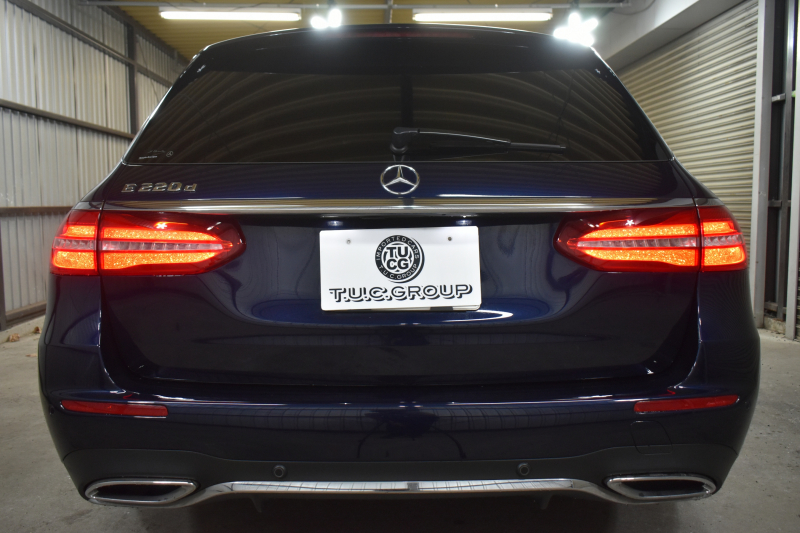 メルセデスベンツ Eクラス E220d ﾜｺﾞﾝ AVG ｽﾎﾟｰﾂ本革仕様 ﾚｰﾀﾞｰSP 2年保証  全席ﾋｰﾀｰ黒革 ﾃﾞｨｽﾄﾛ ﾌﾞﾗｲﾝﾄﾞS ﾚｰﾝﾁｪﾝｼﾞA ｷｰﾚｽGO AMGｴｱﾛ19AW 自動Fｹﾞｰﾄ ﾌﾞﾙﾒｽﾀｰ 地ﾃﾞｼﾞ360ｶﾒ