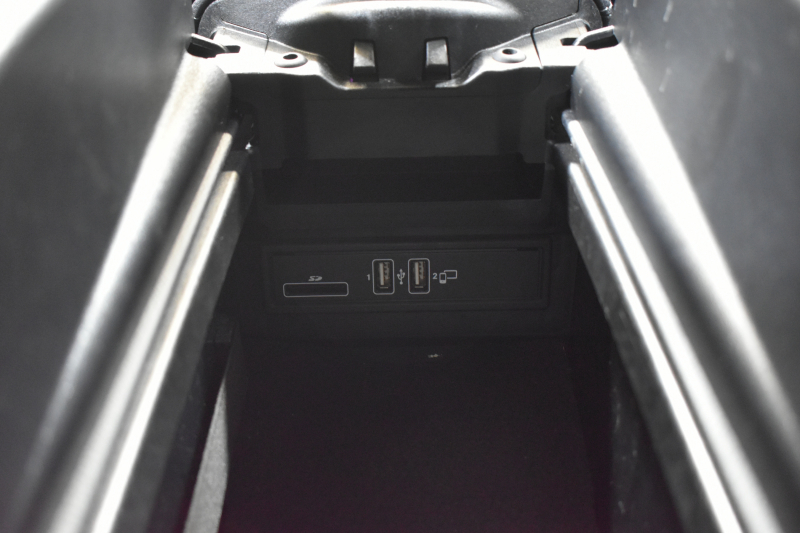 メルセデスベンツ Eクラス E220d ﾜｺﾞﾝ AVG ｽﾎﾟｰﾂ本革仕様 ﾚｰﾀﾞｰSP 2年保証  全席ﾋｰﾀｰ黒革 ﾃﾞｨｽﾄﾛ ﾌﾞﾗｲﾝﾄﾞS ﾚｰﾝﾁｪﾝｼﾞA ｷｰﾚｽGO AMGｴｱﾛ19AW 自動Fｹﾞｰﾄ ﾌﾞﾙﾒｽﾀｰ 地ﾃﾞｼﾞ360ｶﾒ