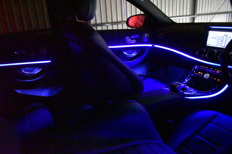 メルセデスベンツ Eクラス E220d ﾜｺﾞﾝ AVG ｽﾎﾟｰﾂ本革仕様 ﾚｰﾀﾞｰSP 2年保証  全席ﾋｰﾀｰ黒革 ﾃﾞｨｽﾄﾛ ﾌﾞﾗｲﾝﾄﾞS ﾚｰﾝﾁｪﾝｼﾞA ｷｰﾚｽGO AMGｴｱﾛ19AW 自動Fｹﾞｰﾄ ﾌﾞﾙﾒｽﾀｰ 地ﾃﾞｼﾞ360ｶﾒ