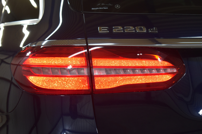 メルセデスベンツ Eクラス E220d ﾜｺﾞﾝ AVG ｽﾎﾟｰﾂ本革仕様 ﾚｰﾀﾞｰSP 2年保証  全席ﾋｰﾀｰ黒革 ﾃﾞｨｽﾄﾛ ﾌﾞﾗｲﾝﾄﾞS ﾚｰﾝﾁｪﾝｼﾞA ｷｰﾚｽGO AMGｴｱﾛ19AW 自動Fｹﾞｰﾄ ﾌﾞﾙﾒｽﾀｰ 地ﾃﾞｼﾞ360ｶﾒ