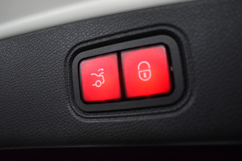 AMG Eクラス E53 4ﾏﾁｯｸ+ｸｰﾍﾟ ｴｸｽｸﾙｰｼﾌﾞ ﾚｰﾀﾞｰｾｰﾌﾃｨP 3.0ﾘｯﾀｰ/435馬力 MEｺﾈｸﾄ 9速AT 4WD ﾊﾟﾉﾗﾏｻﾝﾙｰﾌ ﾋｰﾀｰｸｰﾗｰ赤黒革 ﾃﾞｨｽﾄﾛ BSM Lﾁｪﾝｼﾞ AMGｴｱﾛ20AW ｷｰﾚｽGO PTS ﾌﾞﾙﾒｽﾀｰ HUD ﾌｯﾄﾄﾗﾝｸ LEDﾍｯﾄﾞﾗｲﾄ 地ﾃﾞｼﾞﾅﾋﾞ 360ｶﾒﾗ 2年保証