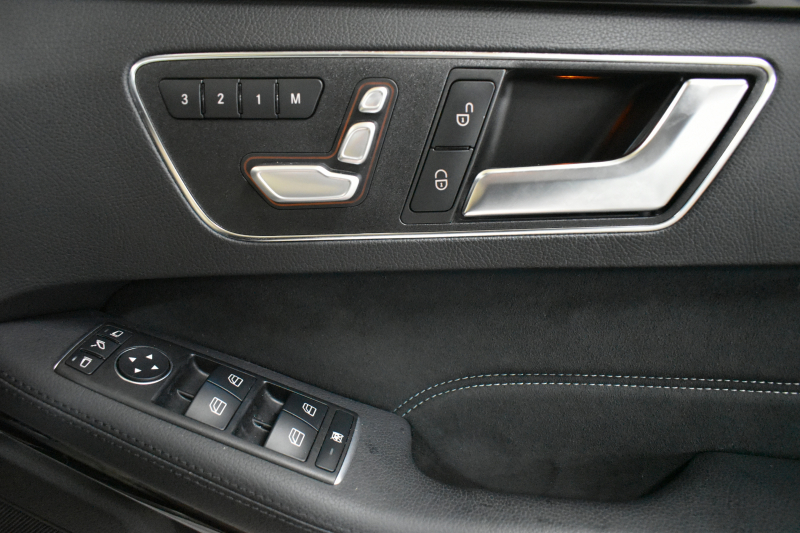 メルセデスベンツ Eクラス E250 AVG AMGｽﾎﾟｰﾂ ﾚｰﾀﾞｰｾｰﾌﾃｨP 後期 ﾊﾟﾉﾗﾏｻﾝﾙｰﾌ ﾋｰﾀｰ黒半革 ﾃﾞｨｽﾄﾛ ﾌﾞﾗｲﾝﾄﾞｽﾎﾟｯﾄ Lｷｰﾌﾟ ｷｰﾚｽGo AMGｴｱﾛ18AW ﾊﾟｰｸﾄﾛ LEDﾍｯﾄﾞ 駐車支援 地ﾃﾞｼﾞﾅﾋﾞ 360ｶﾒﾗ 2年保証