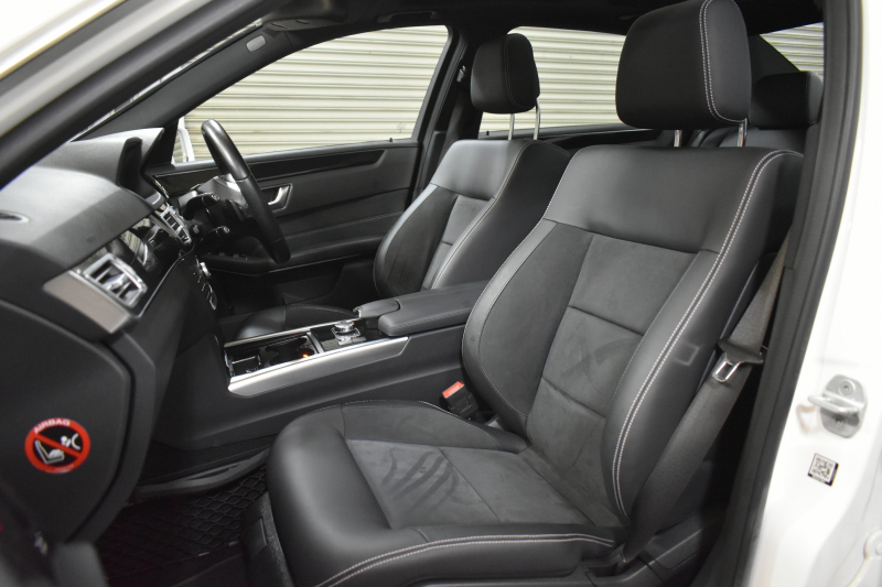 メルセデスベンツ Eクラス E250 AVG AMGｽﾎﾟｰﾂ ﾚｰﾀﾞｰｾｰﾌﾃｨP 後期 ﾊﾟﾉﾗﾏｻﾝﾙｰﾌ ﾋｰﾀｰ黒半革 ﾃﾞｨｽﾄﾛ ﾌﾞﾗｲﾝﾄﾞｽﾎﾟｯﾄ Lｷｰﾌﾟ ｷｰﾚｽGo AMGｴｱﾛ18AW ﾊﾟｰｸﾄﾛ LEDﾍｯﾄﾞ 駐車支援 地ﾃﾞｼﾞﾅﾋﾞ 360ｶﾒﾗ 2年保証