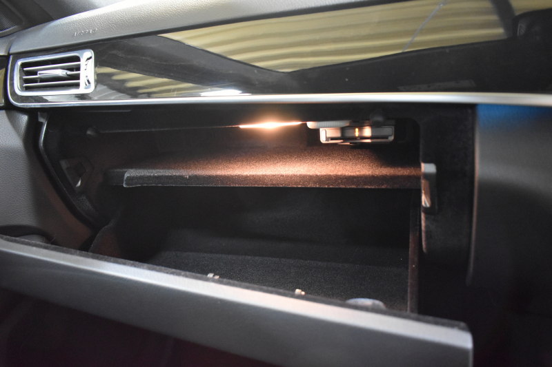 メルセデスベンツ Eクラス E250 AVG AMGｽﾎﾟｰﾂ ﾚｰﾀﾞｰｾｰﾌﾃｨP 後期 ﾊﾟﾉﾗﾏｻﾝﾙｰﾌ ﾋｰﾀｰ黒半革 ﾃﾞｨｽﾄﾛ ﾌﾞﾗｲﾝﾄﾞｽﾎﾟｯﾄ Lｷｰﾌﾟ ｷｰﾚｽGo AMGｴｱﾛ18AW ﾊﾟｰｸﾄﾛ LEDﾍｯﾄﾞ 駐車支援 地ﾃﾞｼﾞﾅﾋﾞ 360ｶﾒﾗ 2年保証