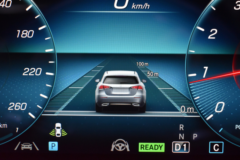 メルセデスベンツ Eクラス E200 ｽﾎﾟｰﾂ 1ｵﾅ ｴｸｽｸﾙｰｼﾌﾞP AMGﾗｲﾝｲﾝﾃﾘｱP ﾚｰﾀﾞｰｾｰﾌﾃｨP 真珠 後期型 ﾊﾟﾉﾗﾏｻﾝﾙｰﾌ 燃費12.8KM 全席ﾋｰﾀｰ黒革 ﾃﾞｨｽﾄﾛ BSM Lﾁｪﾝｼﾞ AMGｴｱﾛ19AW ｷｰﾚｽGO ﾊﾟｰｸﾄﾛ HUD ﾌﾞﾙﾒS ﾏﾙﾁｶﾗｰｱﾝﾋﾞｴﾝﾄ 対話式ﾅﾋﾞ 360ｶﾒﾗ 2年保証