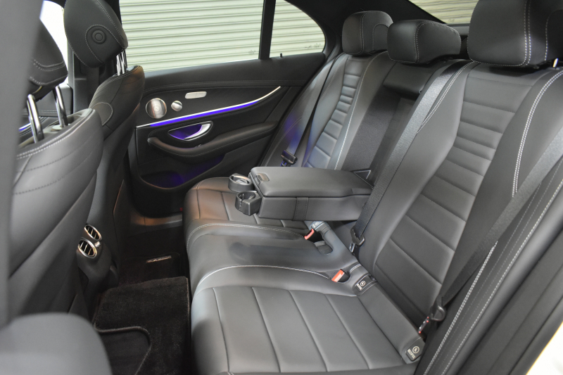 メルセデスベンツ Eクラス E200 ｽﾎﾟｰﾂ 1ｵﾅ ｴｸｽｸﾙｰｼﾌﾞP AMGﾗｲﾝｲﾝﾃﾘｱP ﾚｰﾀﾞｰｾｰﾌﾃｨP 真珠 後期型 ﾊﾟﾉﾗﾏｻﾝﾙｰﾌ 燃費12.8KM 全席ﾋｰﾀｰ黒革 ﾃﾞｨｽﾄﾛ BSM Lﾁｪﾝｼﾞ AMGｴｱﾛ19AW ｷｰﾚｽGO ﾊﾟｰｸﾄﾛ HUD ﾌﾞﾙﾒS ﾏﾙﾁｶﾗｰｱﾝﾋﾞｴﾝﾄ 対話式ﾅﾋﾞ 360ｶﾒﾗ 2年保証