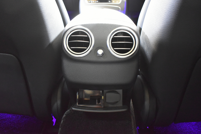 メルセデスベンツ Eクラス E200 ｽﾎﾟｰﾂ 1ｵﾅ ｴｸｽｸﾙｰｼﾌﾞP AMGﾗｲﾝｲﾝﾃﾘｱP ﾚｰﾀﾞｰｾｰﾌﾃｨP 真珠 後期型 ﾊﾟﾉﾗﾏｻﾝﾙｰﾌ 燃費12.8KM 全席ﾋｰﾀｰ黒革 ﾃﾞｨｽﾄﾛ BSM Lﾁｪﾝｼﾞ AMGｴｱﾛ19AW ｷｰﾚｽGO ﾊﾟｰｸﾄﾛ HUD ﾌﾞﾙﾒS ﾏﾙﾁｶﾗｰｱﾝﾋﾞｴﾝﾄ 対話式ﾅﾋﾞ 360ｶﾒﾗ 2年保証