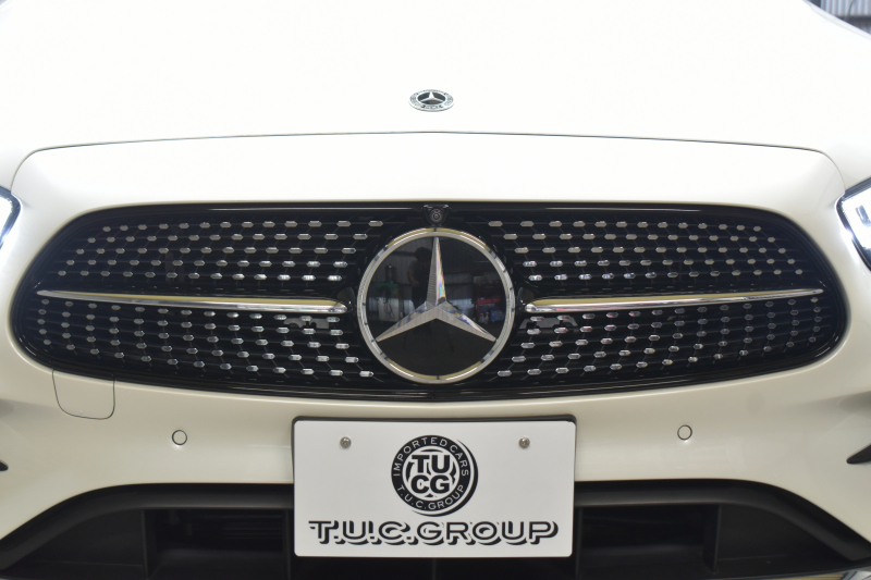 メルセデスベンツ Eクラス E200 ｽﾎﾟｰﾂ 1ｵﾅ ｴｸｽｸﾙｰｼﾌﾞP AMGﾗｲﾝｲﾝﾃﾘｱP ﾚｰﾀﾞｰｾｰﾌﾃｨP 真珠 後期型 ﾊﾟﾉﾗﾏｻﾝﾙｰﾌ 燃費12.8KM 全席ﾋｰﾀｰ黒革 ﾃﾞｨｽﾄﾛ BSM Lﾁｪﾝｼﾞ AMGｴｱﾛ19AW ｷｰﾚｽGO ﾊﾟｰｸﾄﾛ HUD ﾌﾞﾙﾒS ﾏﾙﾁｶﾗｰｱﾝﾋﾞｴﾝﾄ 対話式ﾅﾋﾞ 360ｶﾒﾗ 2年保証