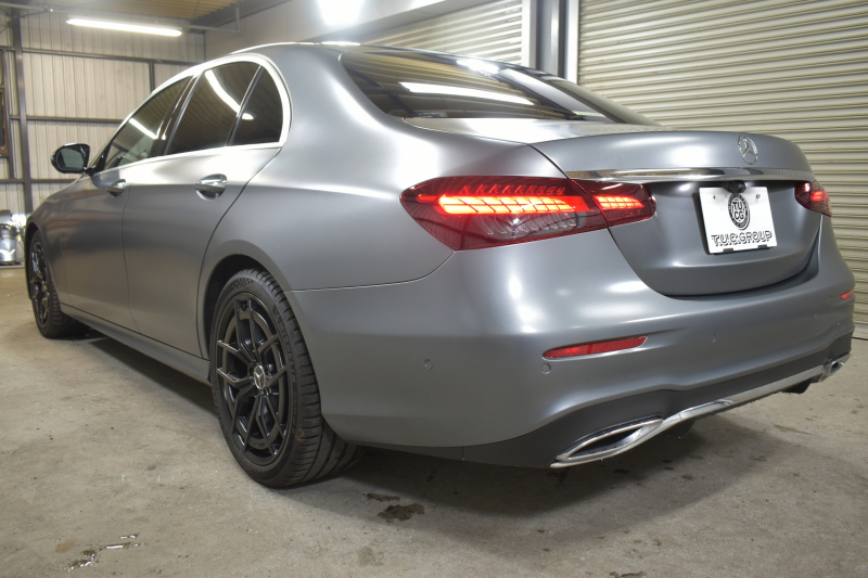 メルセデスベンツ Eクラス E200 ｽﾎﾟｰﾂ ｴｸｽｸﾙｰｼﾌﾞAMGﾗｲﾝｲﾝﾃﾘｱP ﾚｰﾀﾞｰｾｰﾌﾃｨP 後期型 ﾊﾟﾉﾗﾏｻﾝﾙｰﾌ ﾌﾞﾙﾒS MEｺﾈｸﾄ 全席ﾋｰﾀｰ黒革 ﾃﾞｨｽﾄﾛ BSM Lﾁｪﾝｼﾞ AMGｴｱﾛ19AW ｷｰﾚｽGO ﾊﾟｰｸﾄﾛ HUD  ﾏﾙﾁｶﾗｰｱﾝﾋﾞｴﾝﾄ 対話式ﾅﾋﾞ 360ｶﾒﾗ 2年保証