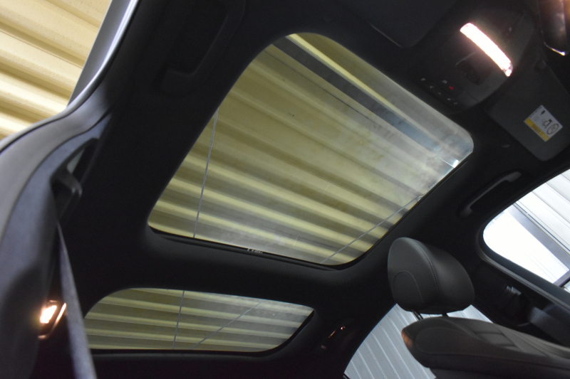 メルセデスベンツ Eクラス E200 ｽﾎﾟｰﾂ ｴｸｽｸﾙｰｼﾌﾞAMGﾗｲﾝｲﾝﾃﾘｱP ﾚｰﾀﾞｰｾｰﾌﾃｨP 後期型 ﾊﾟﾉﾗﾏｻﾝﾙｰﾌ ﾌﾞﾙﾒS MEｺﾈｸﾄ 全席ﾋｰﾀｰ黒革 ﾃﾞｨｽﾄﾛ BSM Lﾁｪﾝｼﾞ AMGｴｱﾛ19AW ｷｰﾚｽGO ﾊﾟｰｸﾄﾛ HUD  ﾏﾙﾁｶﾗｰｱﾝﾋﾞｴﾝﾄ 対話式ﾅﾋﾞ 360ｶﾒﾗ 2年保証