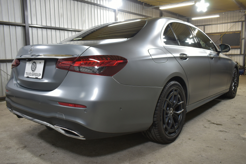 メルセデスベンツ Eクラス E200 ｽﾎﾟｰﾂ ｴｸｽｸﾙｰｼﾌﾞAMGﾗｲﾝｲﾝﾃﾘｱP ﾚｰﾀﾞｰｾｰﾌﾃｨP 後期型 ﾊﾟﾉﾗﾏｻﾝﾙｰﾌ ﾌﾞﾙﾒS MEｺﾈｸﾄ 全席ﾋｰﾀｰ黒革 ﾃﾞｨｽﾄﾛ BSM Lﾁｪﾝｼﾞ AMGｴｱﾛ19AW ｷｰﾚｽGO ﾊﾟｰｸﾄﾛ HUD  ﾏﾙﾁｶﾗｰｱﾝﾋﾞｴﾝﾄ 対話式ﾅﾋﾞ 360ｶﾒﾗ 2年保証