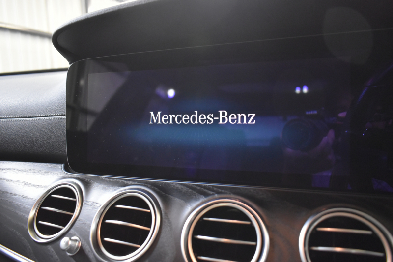 メルセデスベンツ Eクラス E200 ｽﾎﾟｰﾂ ｴｸｽｸﾙｰｼﾌﾞAMGﾗｲﾝｲﾝﾃﾘｱP ﾚｰﾀﾞｰｾｰﾌﾃｨP 後期型 ﾊﾟﾉﾗﾏｻﾝﾙｰﾌ ﾌﾞﾙﾒS MEｺﾈｸﾄ 全席ﾋｰﾀｰ黒革 ﾃﾞｨｽﾄﾛ BSM Lﾁｪﾝｼﾞ AMGｴｱﾛ19AW ｷｰﾚｽGO ﾊﾟｰｸﾄﾛ HUD  ﾏﾙﾁｶﾗｰｱﾝﾋﾞｴﾝﾄ 対話式ﾅﾋﾞ 360ｶﾒﾗ 2年保証