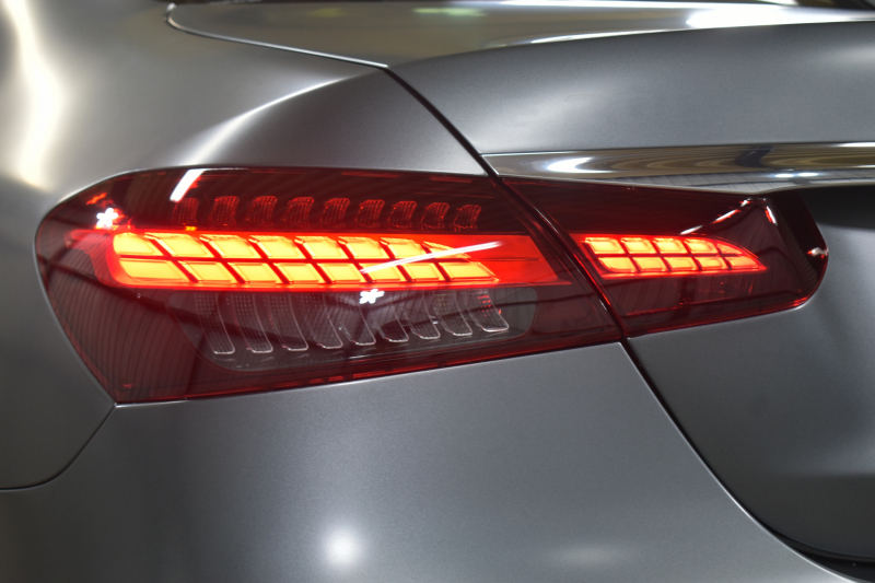 メルセデスベンツ Eクラス E200 ｽﾎﾟｰﾂ ｴｸｽｸﾙｰｼﾌﾞAMGﾗｲﾝｲﾝﾃﾘｱP ﾚｰﾀﾞｰｾｰﾌﾃｨP 後期型 ﾊﾟﾉﾗﾏｻﾝﾙｰﾌ ﾌﾞﾙﾒS MEｺﾈｸﾄ 全席ﾋｰﾀｰ黒革 ﾃﾞｨｽﾄﾛ BSM Lﾁｪﾝｼﾞ AMGｴｱﾛ19AW ｷｰﾚｽGO ﾊﾟｰｸﾄﾛ HUD  ﾏﾙﾁｶﾗｰｱﾝﾋﾞｴﾝﾄ 対話式ﾅﾋﾞ 360ｶﾒﾗ 2年保証