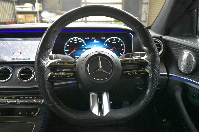 メルセデスベンツ Eクラス E200 ｽﾎﾟｰﾂ ｴｸｽｸﾙｰｼﾌﾞAMGﾗｲﾝｲﾝﾃﾘｱP ﾚｰﾀﾞｰｾｰﾌﾃｨP 後期型 ﾊﾟﾉﾗﾏｻﾝﾙｰﾌ ﾌﾞﾙﾒS MEｺﾈｸﾄ 全席ﾋｰﾀｰ黒革 ﾃﾞｨｽﾄﾛ BSM Lﾁｪﾝｼﾞ AMGｴｱﾛ19AW ｷｰﾚｽGO ﾊﾟｰｸﾄﾛ HUD  ﾏﾙﾁｶﾗｰｱﾝﾋﾞｴﾝﾄ 対話式ﾅﾋﾞ 360ｶﾒﾗ 2年保証