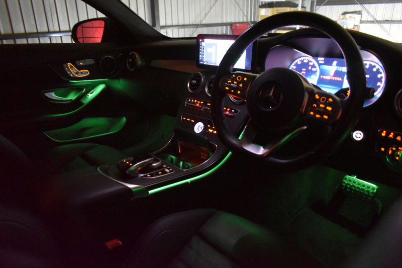 メルセデスベンツ Cクラス C180ｸｰﾍﾟ ｽﾎﾟｰﾂ ﾚｻﾞｰｴｸｽｸﾙｰｼﾌﾞ ﾚｰﾀﾞｰSP 後期型  ﾊﾟﾉﾗﾏｻﾝﾙｰﾌ ﾋｰﾀｰ黒革 ｷｰﾚｽGo ﾃﾞｨｽﾄﾛ Bｽﾎﾟｯﾄ Lﾁｪﾝｼﾞ AMGｴｱﾛ19AW PTS HUD 地ﾃﾞｼﾞBｶﾒﾗ 2年保証