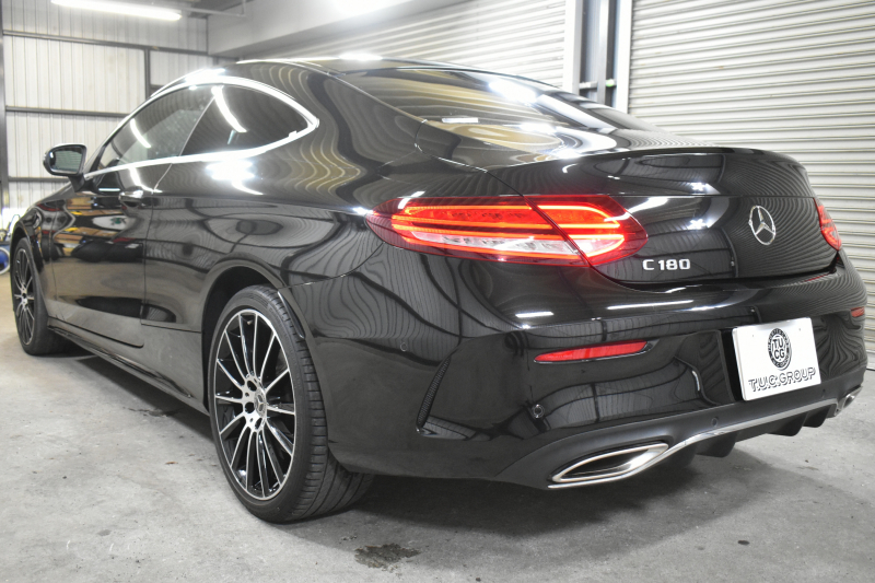 メルセデスベンツ Cクラス C180ｸｰﾍﾟ ｽﾎﾟｰﾂ ﾚｻﾞｰｴｸｽｸﾙｰｼﾌﾞ ﾚｰﾀﾞｰSP 後期型  ﾊﾟﾉﾗﾏｻﾝﾙｰﾌ ﾋｰﾀｰ黒革 ｷｰﾚｽGo ﾃﾞｨｽﾄﾛ Bｽﾎﾟｯﾄ Lﾁｪﾝｼﾞ AMGｴｱﾛ19AW PTS HUD 地ﾃﾞｼﾞBｶﾒﾗ 2年保証