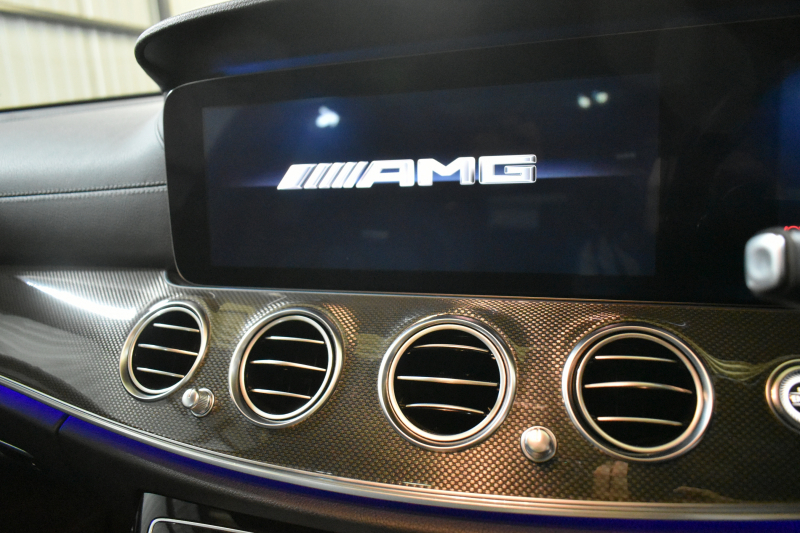 AMG Eクラス E53 4ﾏﾁｯｸ+ ﾜｺﾞﾝ ｴｸｽｸﾙｰｼﾌﾞ ﾚｰﾀﾞｰｾｰﾌﾃｨP ﾌﾞﾙﾒｽﾀｰS MEｺﾈｸﾄ ﾊﾟﾉﾗﾏｻﾝﾙｰﾌ ﾋｰﾀｰｸｰﾗｰ黒革 ｼﾙﾊﾞｰｽﾃｯﾁ内装 ﾃﾞｨｽﾄﾛ BSM Lﾁｪﾝｼﾞ AMGｴｱﾛ20AW PTS HUD ﾌｯﾄｹﾞｰﾄ 地ﾃﾞｼﾞﾅﾋﾞ 360ｶﾒﾗ 2年保証