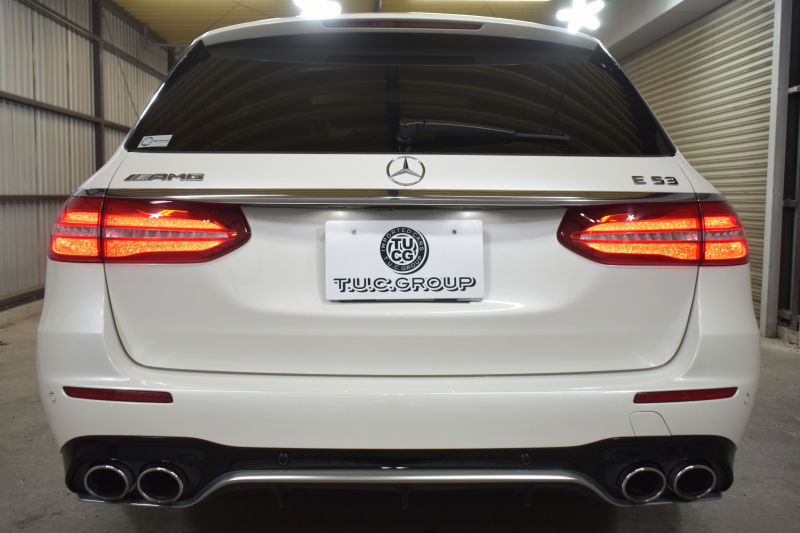 AMG Eクラス E53 4ﾏﾁｯｸ+ ﾜｺﾞﾝ ｴｸｽｸﾙｰｼﾌﾞ ﾚｰﾀﾞｰｾｰﾌﾃｨP ﾌﾞﾙﾒｽﾀｰS MEｺﾈｸﾄ ﾊﾟﾉﾗﾏｻﾝﾙｰﾌ ﾋｰﾀｰｸｰﾗｰ黒革 ｼﾙﾊﾞｰｽﾃｯﾁ内装 ﾃﾞｨｽﾄﾛ BSM Lﾁｪﾝｼﾞ AMGｴｱﾛ20AW PTS HUD ﾌｯﾄｹﾞｰﾄ 地ﾃﾞｼﾞﾅﾋﾞ 360ｶﾒﾗ 2年保証