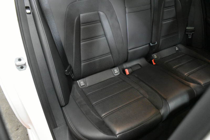 AMG Eクラス E53 4ﾏﾁｯｸ+ ﾜｺﾞﾝ ｴｸｽｸﾙｰｼﾌﾞ ﾚｰﾀﾞｰｾｰﾌﾃｨP ﾌﾞﾙﾒｽﾀｰS MEｺﾈｸﾄ ﾊﾟﾉﾗﾏｻﾝﾙｰﾌ ﾋｰﾀｰｸｰﾗｰ黒革 ｼﾙﾊﾞｰｽﾃｯﾁ内装 ﾃﾞｨｽﾄﾛ BSM Lﾁｪﾝｼﾞ AMGｴｱﾛ20AW PTS HUD ﾌｯﾄｹﾞｰﾄ 地ﾃﾞｼﾞﾅﾋﾞ 360ｶﾒﾗ 2年保証