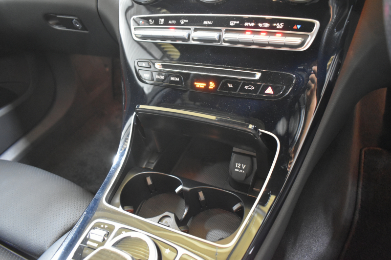 メルセデスベンツ Cクラス C180  ﾛｰﾚｳｽｴﾃﾞｨｼｮﾝ 特別仕様車 MEｺﾈｸﾄ ﾀﾞｲﾔﾓﾝﾄﾞﾎﾜｲﾄ ﾋｰﾀｰ黒革 ﾚｰﾀﾞｰｾｰﾌﾃｨP ﾃﾞｨｽﾄﾛ BSM Lｷｰﾌﾟ AMGｴｱﾛ18AW ｷｰﾚｽGO PTS LEDﾍｯﾄﾞﾗｲﾄ 地ﾃﾞｼﾞﾅﾋﾞ Bｶﾒﾗ Bluetoothｵｰﾃﾞｨｵ 2年保証