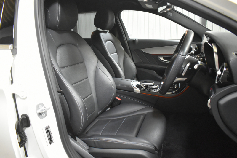 メルセデスベンツ Cクラス C180  ﾛｰﾚｳｽｴﾃﾞｨｼｮﾝ 特別仕様車 MEｺﾈｸﾄ ﾀﾞｲﾔﾓﾝﾄﾞﾎﾜｲﾄ ﾋｰﾀｰ黒革 ﾚｰﾀﾞｰｾｰﾌﾃｨP ﾃﾞｨｽﾄﾛ BSM Lｷｰﾌﾟ AMGｴｱﾛ18AW ｷｰﾚｽGO PTS LEDﾍｯﾄﾞﾗｲﾄ 地ﾃﾞｼﾞﾅﾋﾞ Bｶﾒﾗ Bluetoothｵｰﾃﾞｨｵ 2年保証