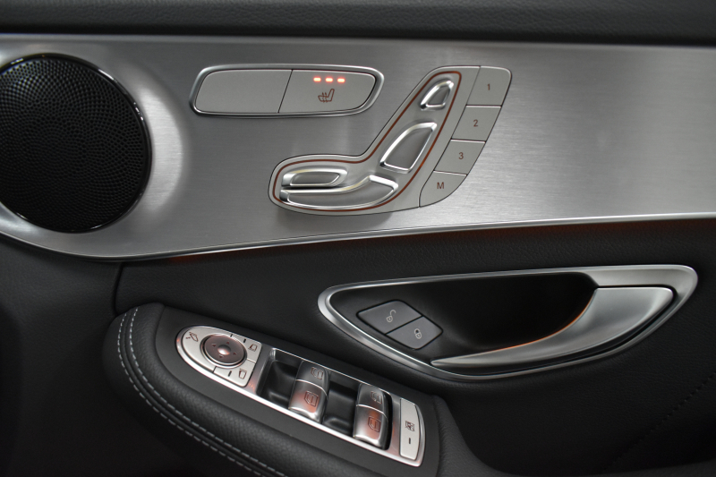 メルセデスベンツ Cクラス C180  ﾛｰﾚｳｽｴﾃﾞｨｼｮﾝ 特別仕様車 MEｺﾈｸﾄ ﾀﾞｲﾔﾓﾝﾄﾞﾎﾜｲﾄ ﾋｰﾀｰ黒革 ﾚｰﾀﾞｰｾｰﾌﾃｨP ﾃﾞｨｽﾄﾛ BSM Lｷｰﾌﾟ AMGｴｱﾛ18AW ｷｰﾚｽGO PTS LEDﾍｯﾄﾞﾗｲﾄ 地ﾃﾞｼﾞﾅﾋﾞ Bｶﾒﾗ Bluetoothｵｰﾃﾞｨｵ 2年保証