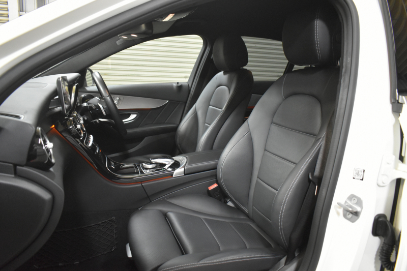 メルセデスベンツ Cクラス C180  ﾛｰﾚｳｽｴﾃﾞｨｼｮﾝ 特別仕様車 MEｺﾈｸﾄ ﾀﾞｲﾔﾓﾝﾄﾞﾎﾜｲﾄ ﾋｰﾀｰ黒革 ﾚｰﾀﾞｰｾｰﾌﾃｨP ﾃﾞｨｽﾄﾛ BSM Lｷｰﾌﾟ AMGｴｱﾛ18AW ｷｰﾚｽGO PTS LEDﾍｯﾄﾞﾗｲﾄ 地ﾃﾞｼﾞﾅﾋﾞ Bｶﾒﾗ Bluetoothｵｰﾃﾞｨｵ 2年保証