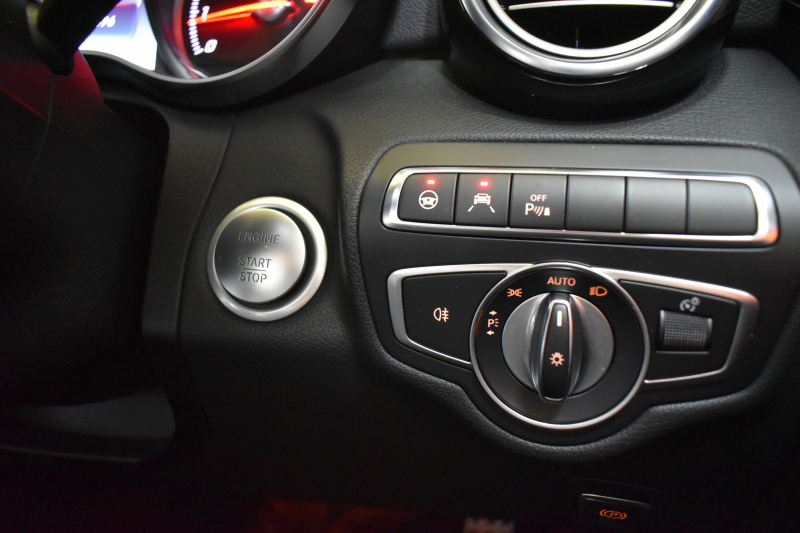 メルセデスベンツ Cクラス C180  ﾛｰﾚｳｽｴﾃﾞｨｼｮﾝ 特別仕様車 MEｺﾈｸﾄ ﾀﾞｲﾔﾓﾝﾄﾞﾎﾜｲﾄ ﾋｰﾀｰ黒革 ﾚｰﾀﾞｰｾｰﾌﾃｨP ﾃﾞｨｽﾄﾛ BSM Lｷｰﾌﾟ AMGｴｱﾛ18AW ｷｰﾚｽGO PTS LEDﾍｯﾄﾞﾗｲﾄ 地ﾃﾞｼﾞﾅﾋﾞ Bｶﾒﾗ Bluetoothｵｰﾃﾞｨｵ 2年保証