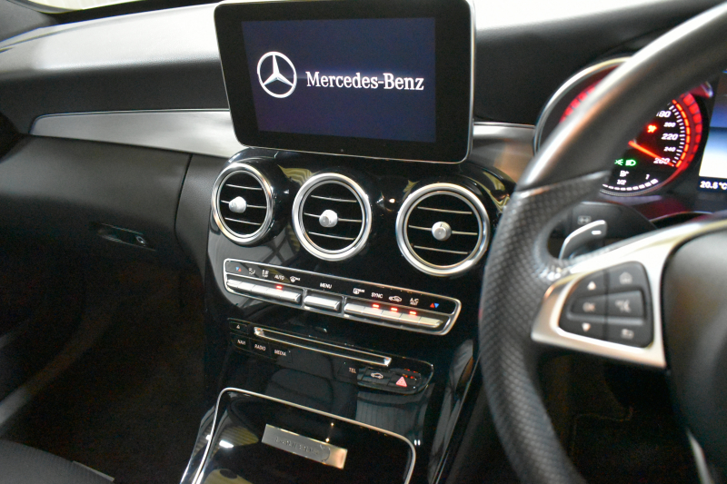 メルセデスベンツ Cクラス C180  ﾛｰﾚｳｽｴﾃﾞｨｼｮﾝ 特別仕様車 MEｺﾈｸﾄ ﾀﾞｲﾔﾓﾝﾄﾞﾎﾜｲﾄ ﾋｰﾀｰ黒革 ﾚｰﾀﾞｰｾｰﾌﾃｨP ﾃﾞｨｽﾄﾛ BSM Lｷｰﾌﾟ AMGｴｱﾛ18AW ｷｰﾚｽGO PTS LEDﾍｯﾄﾞﾗｲﾄ 地ﾃﾞｼﾞﾅﾋﾞ Bｶﾒﾗ Bluetoothｵｰﾃﾞｨｵ 2年保証