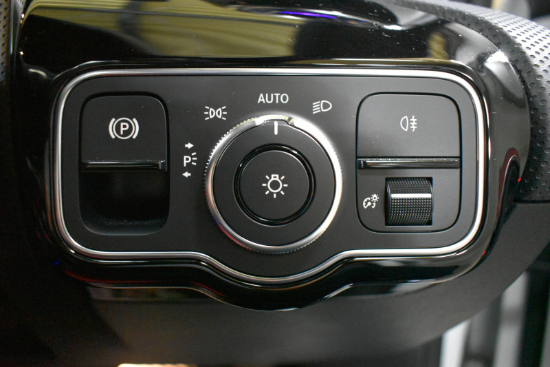 メルセデスベンツ CLAクラス CLA200d ｼｭｰﾃｨﾝｸﾞﾌﾞﾚｰｸ AMGﾗｲﾝP AMGﾚｻﾞｰｴｸｽｸﾙｰｼﾌﾞ ｱﾄﾞﾊﾞﾝｽﾄﾞ ﾚｰﾀﾞｰSP ﾊﾟﾉﾗﾏｻﾝR ﾋｰﾀｰ赤黒革 ﾃﾞｨｽﾄﾛ BSM Lﾁｪﾝｼﾞ AMGｴｱﾛ18AW ｷｰﾚｽGO PTS  HUD 対話式ﾅﾋﾞ 360ｶﾒﾗ 2年保証