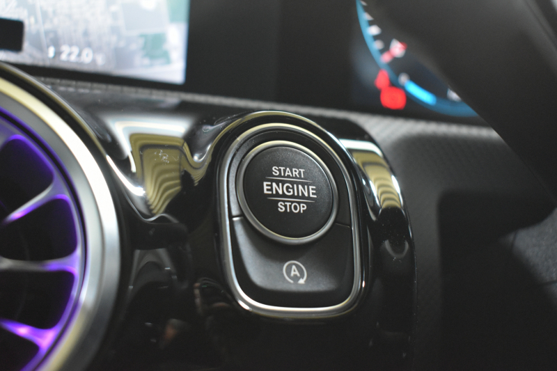 メルセデスベンツ CLAクラス CLA200d ｼｭｰﾃｨﾝｸﾞﾌﾞﾚｰｸ AMGﾗｲﾝP AMGﾚｻﾞｰｴｸｽｸﾙｰｼﾌﾞ ｱﾄﾞﾊﾞﾝｽﾄﾞP ﾚｰﾀﾞｰｾｰﾌﾃｨP 燃費18.2km ﾃﾞｨｰｾﾞﾙTB ﾊﾟﾉﾗﾏｻﾝﾙｰﾌ ﾋｰﾀｰ黒灰革 ﾃﾞｨｽﾄﾛ BSM Lﾁｪﾝｼﾞ AMGｴｱﾛ18AW ｷｰﾚｽGO PTS  HUD 対話式ﾅﾋﾞ 360ｶﾒﾗ 2年保証