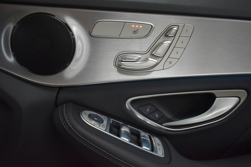 メルセデスベンツ Cクラス C180 ﾜｺﾞﾝ ﾛｰﾚｳｽｴﾃﾞｨｼｮﾝ ﾚｰﾀﾞｰｾｰﾌﾃｨP 特別仕様車 1ｵｰﾅｰ MEｺﾈｸﾄ ﾊﾟﾉﾗﾏｻﾝﾙｰﾌ ﾋｰﾀｰ黒革 ﾃﾞｨｽﾄﾛ BSM Lｷｰﾌﾟ AMGｴｱﾛ18AW ｷｰﾚｽGO PTS 電動ﾘｱｹﾞｰﾄ LEDﾍｯﾄﾞﾗｲﾄ 地ﾃﾞｼﾞﾅﾋﾞ Bｶﾒﾗ 2年保証