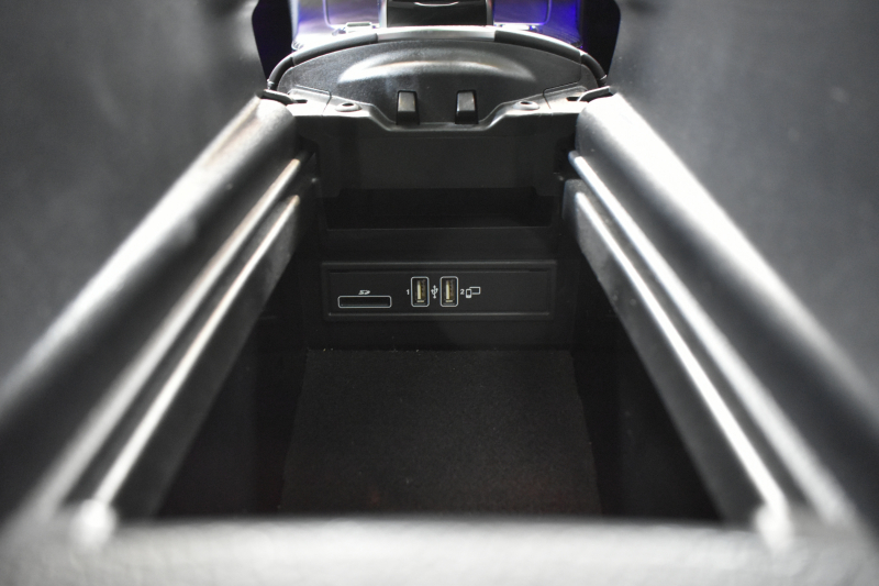 メルセデスベンツ Eクラス E200 ｸｰﾍﾟ ｽﾎﾟｰﾂ ﾚｻﾞｰP ﾚｰﾀﾞｰｾｰﾌﾃｨP  ﾊﾟﾉﾗﾏｻﾝﾙｰﾌ ﾋｰﾀｰ赤黒革 ﾃﾞｨｽﾄﾛ BSM Lﾁｪﾝｼﾞ AMGｴｱﾛ19AW ｷｰﾚｽGO ﾊﾟｰｸﾄﾛ HUD ﾌﾞﾙﾒS ﾏﾙﾁｶﾗｰｱﾝﾋﾞｴﾝﾄ 純正ﾅﾋﾞ 360ｶﾒﾗ 2年保証