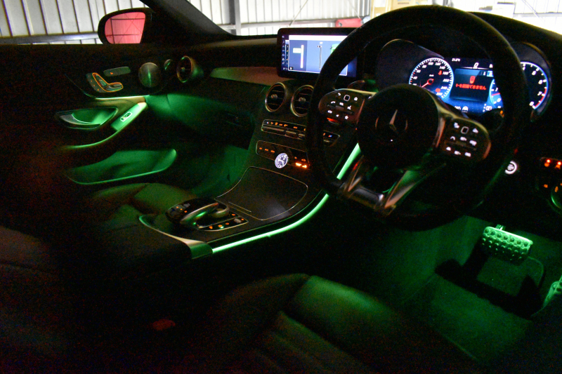 AMG Cクラス C43 4M ｸｰﾍﾟ ﾚｰﾀﾞｰｾｰﾌﾃｨP 後期 390馬力 MEｺﾈｸﾄ 右H ﾊﾟﾉﾗﾏｻﾝﾙｰﾌ ﾋｰﾀｰ赤革 ﾃﾞｨｽﾄﾛ BSM Lﾁｪﾝｼﾞ AMGｴｱﾛ19AW ｷｰGO PTS ﾌｯﾄﾄﾗﾝｸ ﾌﾞﾙﾒｽﾀｰ 液晶ﾒｰﾀｰ 地ﾃﾞｼﾞBｶﾒ 2年保証