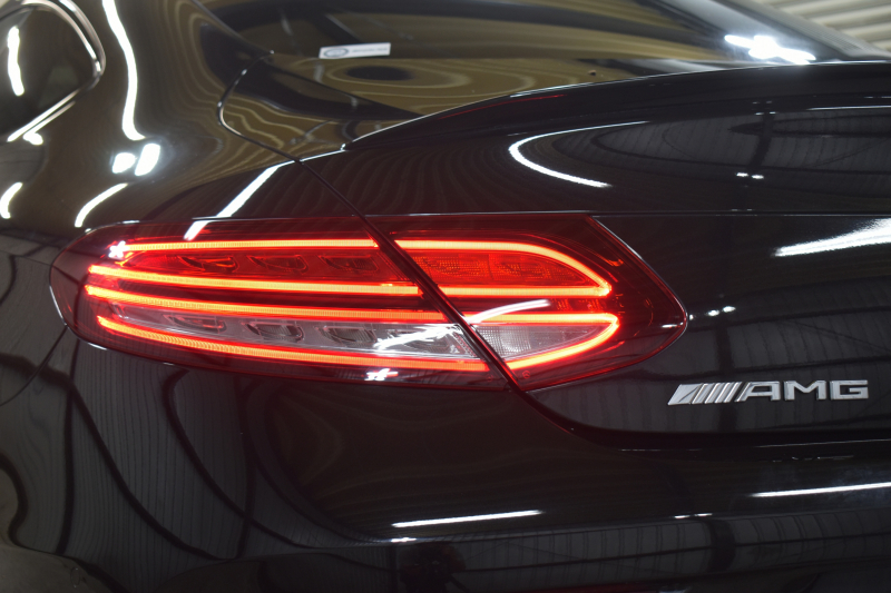 AMG Cクラス C43 4M ｸｰﾍﾟ ﾚｰﾀﾞｰｾｰﾌﾃｨP 後期 390馬力 MEｺﾈｸﾄ 右H ﾊﾟﾉﾗﾏｻﾝﾙｰﾌ ﾋｰﾀｰ赤革 ﾃﾞｨｽﾄﾛ BSM Lﾁｪﾝｼﾞ AMGｴｱﾛ19AW ｷｰGO PTS ﾌｯﾄﾄﾗﾝｸ ﾌﾞﾙﾒｽﾀｰ 液晶ﾒｰﾀｰ 地ﾃﾞｼﾞBｶﾒ 2年保証