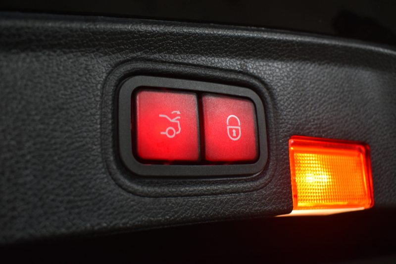 AMG Cクラス C43 4M ｸｰﾍﾟ ﾚｰﾀﾞｰｾｰﾌﾃｨP 後期 390馬力 MEｺﾈｸﾄ 右H ﾊﾟﾉﾗﾏｻﾝﾙｰﾌ ﾋｰﾀｰ赤革 ﾃﾞｨｽﾄﾛ BSM Lﾁｪﾝｼﾞ AMGｴｱﾛ19AW ｷｰGO PTS ﾌｯﾄﾄﾗﾝｸ ﾌﾞﾙﾒｽﾀｰ 液晶ﾒｰﾀｰ 地ﾃﾞｼﾞBｶﾒ 2年保証