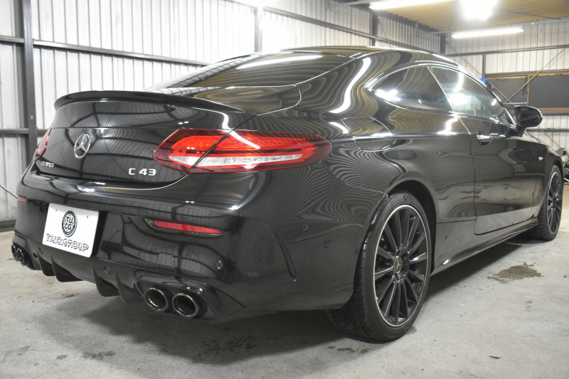 AMG Cクラス C43 4M ｸｰﾍﾟ ﾚｰﾀﾞｰｾｰﾌﾃｨP 後期 390馬力 MEｺﾈｸﾄ 右H ﾊﾟﾉﾗﾏｻﾝﾙｰﾌ ﾋｰﾀｰ赤革 ﾃﾞｨｽﾄﾛ BSM Lﾁｪﾝｼﾞ AMGｴｱﾛ19AW ｷｰGO PTS ﾌｯﾄﾄﾗﾝｸ ﾌﾞﾙﾒｽﾀｰ 液晶ﾒｰﾀｰ 地ﾃﾞｼﾞBｶﾒ 2年保証
