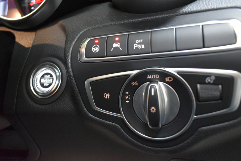 メルセデスベンツ Cクラス C200ﾜｺﾞﾝ AVG AMGﾗｲﾝ ﾊﾟﾉﾗﾏｻﾝﾙｰﾌ ﾚｰﾀﾞｰSP 後期型 ﾐｰｺﾈｸﾄ ﾃﾞｨｽﾄﾛ ﾚｰﾝﾁｪﾝｼﾞｱｼｽﾄ ﾌﾞﾗｲﾝﾄﾞS  ﾋｰﾀｰ黒革 AMGｴｱﾛ18AW ｷｰﾚｽGo PTS 電動Rｹﾞｰﾄ 地ﾃﾞｼﾞBｶﾒﾗ 2年保証