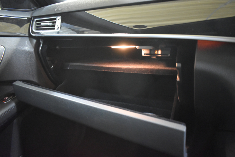 メルセデスベンツ Eクラス E220 ﾌﾞﾙｰﾃｯｸ AVG AMGｽﾎﾟｰﾂ ﾚｰﾀﾞｰSP 最終型 ﾃﾞｨｰｾﾞﾙ  ﾋｰﾀｰ半革 ﾃﾞｨｽﾄﾛ BSM Lｷｰﾌﾟ AMGｴｱﾛ18AW ｷｰﾚｽGO PTS LEDﾍｯﾄﾞ 地ﾃﾞｼﾞﾊﾞｯｸｶﾒﾗ 2年保証