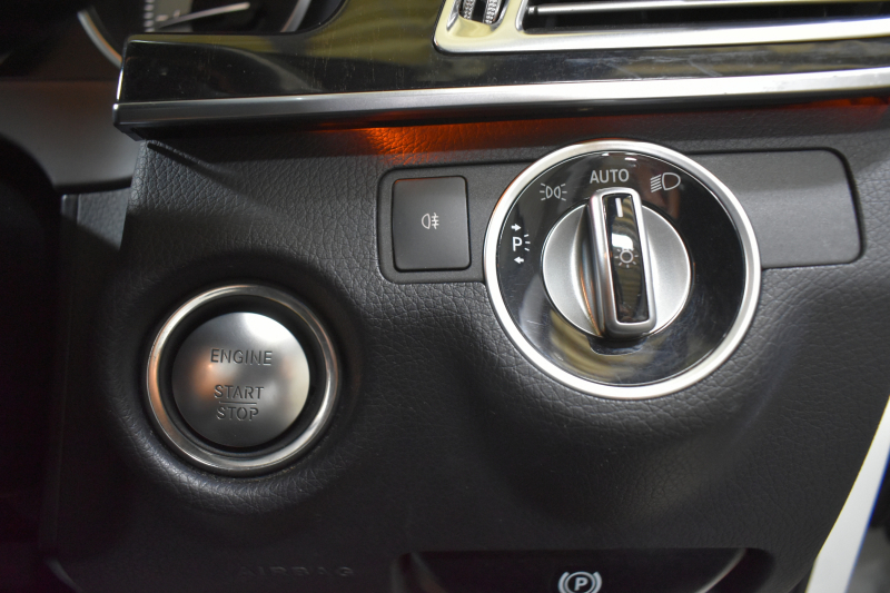 メルセデスベンツ Eクラス E220 ﾌﾞﾙｰﾃｯｸ AVG AMGｽﾎﾟｰﾂ ﾚｰﾀﾞｰSP 最終型 ﾃﾞｨｰｾﾞﾙ  ﾋｰﾀｰ半革 ﾃﾞｨｽﾄﾛ BSM Lｷｰﾌﾟ AMGｴｱﾛ18AW ｷｰﾚｽGO PTS LEDﾍｯﾄﾞ 地ﾃﾞｼﾞﾊﾞｯｸｶﾒﾗ 2年保証