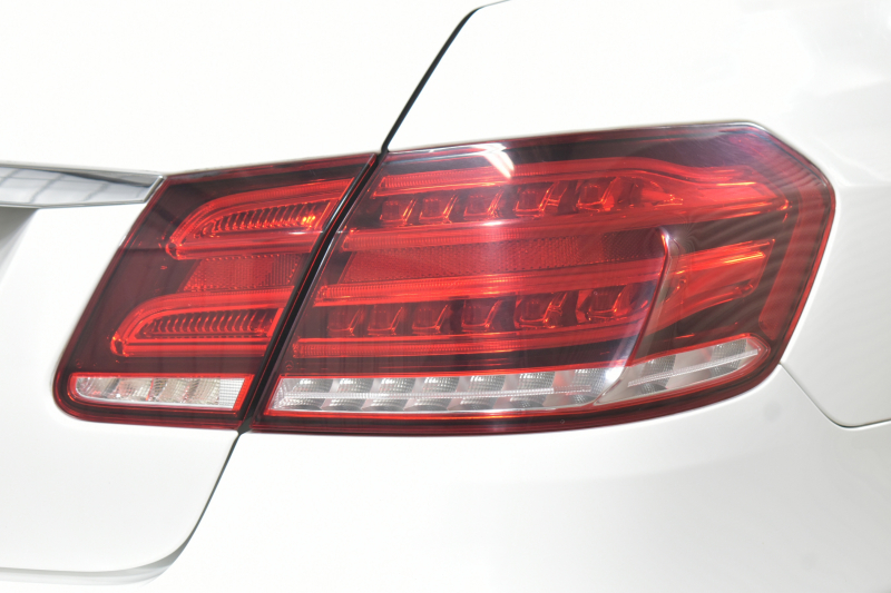 メルセデスベンツ Eクラス E220 ﾌﾞﾙｰﾃｯｸ AVG AMGｽﾎﾟｰﾂ ﾚｰﾀﾞｰSP 最終型 ﾃﾞｨｰｾﾞﾙ  ﾋｰﾀｰ半革 ﾃﾞｨｽﾄﾛ BSM Lｷｰﾌﾟ AMGｴｱﾛ18AW ｷｰﾚｽGO PTS LEDﾍｯﾄﾞ 地ﾃﾞｼﾞﾊﾞｯｸｶﾒﾗ 2年保証