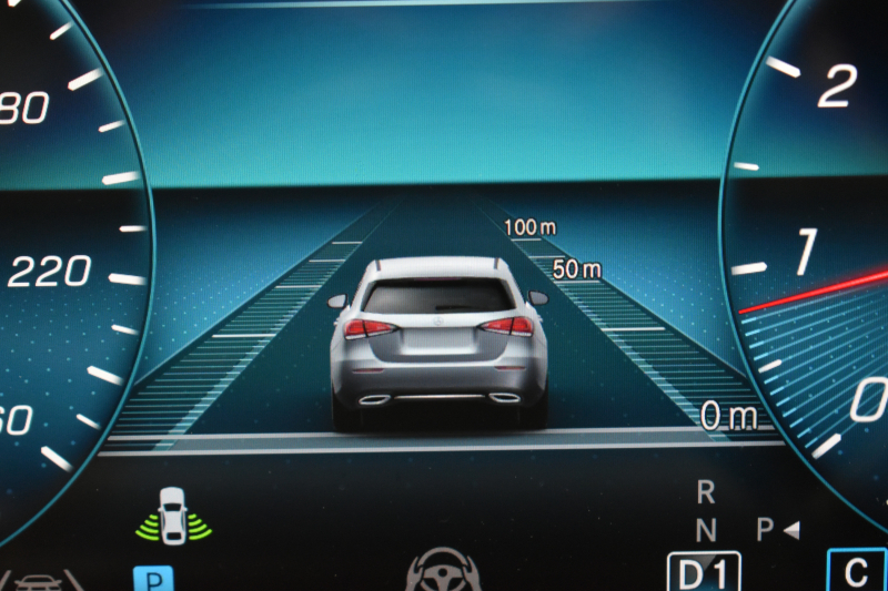 メルセデスベンツ Aクラス A180ｾﾀﾞﾝ ｽﾀｲﾙ AMGﾗｲﾝ AMGﾚｻﾞｰｴｸｽｸﾙｰｼﾌﾞ ｱﾄﾞﾊﾞﾝｽﾄﾞP ﾚｰﾀﾞｰSP 1ｵｰﾅｰ ﾊﾟﾉﾗﾏｻﾝR ﾋｰﾀｰ赤黒革 ﾃﾞｨｽﾄﾛ BSM Lﾁｪﾝｼﾞ AMGｴｱﾛ18AW ｷｰﾚｽGO PTS  HUD 対話式ﾅﾋﾞ 360ｶﾒﾗ 2年保証