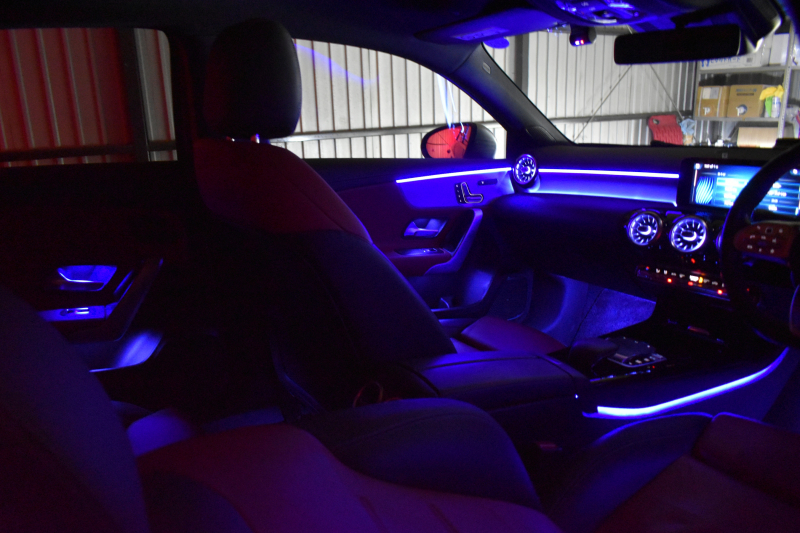 メルセデスベンツ Aクラス A180ｾﾀﾞﾝ ｽﾀｲﾙ AMGﾗｲﾝ AMGﾚｻﾞｰｴｸｽｸﾙｰｼﾌﾞ ｱﾄﾞﾊﾞﾝｽﾄﾞP ﾚｰﾀﾞｰSP 1ｵｰﾅｰ ﾊﾟﾉﾗﾏｻﾝR ﾋｰﾀｰ赤黒革 ﾃﾞｨｽﾄﾛ BSM Lﾁｪﾝｼﾞ AMGｴｱﾛ18AW ｷｰﾚｽGO PTS  HUD 対話式ﾅﾋﾞ 360ｶﾒﾗ 2年保証