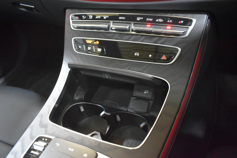 メルセデスベンツ Eクラス E220dﾜｺﾞﾝ ｽﾎﾟｰﾂ ｴｸｽｸﾙｰｼﾌﾞP AMGﾗｲﾝｲﾝﾃﾘｱP ﾚｰﾀﾞｰｾｰﾌﾃｨP 後期型 ﾊﾟﾉﾗﾏｻﾝﾙｰﾌ 全席ﾋｰﾀｰ黒革 ﾌﾞﾙﾒｽﾀｰ HUD ﾃﾞｨｽﾄﾛ BSM Lﾁｪﾝｼﾞ AMGｴｱﾛ19AW MBUXﾅﾋﾞTV 360ｶﾒﾗ ｷｰﾚｽｺﾞｰ  ﾏﾙﾁｶﾗｰｱﾝﾋﾞｴﾝﾄ 2年保証