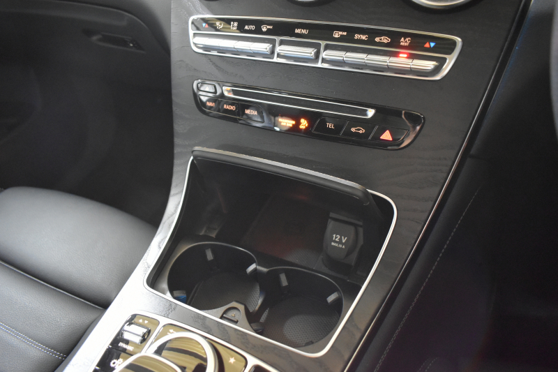 AMG GLC GLC43 4MATIC ﾚｻﾞｰｴｸｽｸﾙｰｼﾌﾞP ﾚｰﾀﾞｰｾｰﾌﾃｨP V6ﾂｲﾝﾀｰﾎﾞ/367馬力 ﾊﾟﾉﾗﾏｻﾝﾙｰﾌ 黒革 ﾌﾞﾙﾒｽﾀｰ HUD ﾃﾞｨｽﾄﾛﾆｯｸ ﾌﾞﾗｲﾝﾄﾞS ﾚｰﾝｷｰﾌﾟ ｴｱﾛ20AW ｻｲﾄﾞﾗﾝﾆﾝｸﾞﾎﾞｰﾄﾞ  HDDﾅﾋﾞTV 360ｶﾒﾗ ﾌｯﾄｹﾞｰﾄ 2年保証