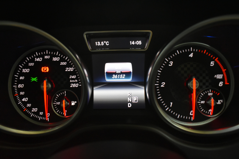 メルセデスベンツ GLE GLE350d 4ﾏﾁｯｸ ｽﾎﾟｰﾂ ﾚｰﾀﾞｰP 3.0ℓV型6気筒ﾀｰﾎﾞ 全席ﾋｰﾀｰ黒革 ﾊﾟﾉﾗﾏｻﾝﾙｰﾌ ﾊｰﾏﾝｶｰﾄﾞﾝ ﾃﾞｨｽﾄﾛ ﾌﾞﾗｲﾝﾄﾞｽﾎﾟｯﾄ ﾚｰﾝｷｰﾌﾟ AMGｴｱﾛ20AW ｻｲﾄﾞﾗﾝﾆﾝｸﾞﾎﾞｰﾄﾞ地ﾃﾞｼﾞﾅﾋﾞ360ｶﾒﾗ ﾊﾟｰｸﾄﾛ 2年保証