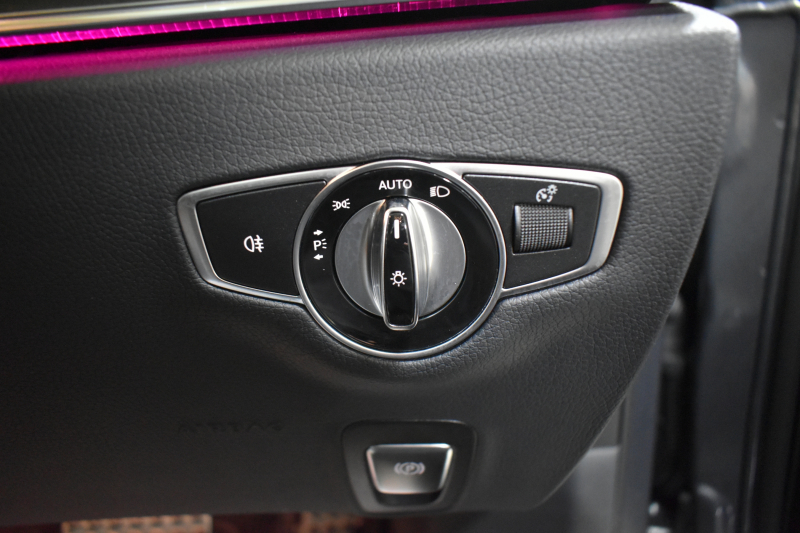 メルセデスベンツ Eクラス E350e AVG ｽﾎﾟｰﾂ ｴｸｽｸﾙｰｼﾌﾞP ﾚｰﾀﾞｰｾｰﾌﾃｨP PHV ﾊﾟﾉﾗﾏｻﾝﾙｰﾌ 全席ﾋｰﾀｰ黒革 ﾃﾞｨｽﾄﾛ ﾚｰﾝﾁｪﾝｼﾞ ﾌﾞﾗｲﾝﾄﾞｽﾎﾟｯﾄ AMGｴｱﾛ19AW ｷｰGO PTS ﾌｯﾄｹﾞｰﾄ ﾌﾞﾙﾒｽﾀｰ 地デジ360ｶﾒ 2年保証